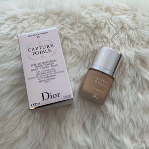 Dior capture totale serum SPF 25 Foundation 010